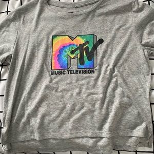 gray mtv crop top with tie die symbol